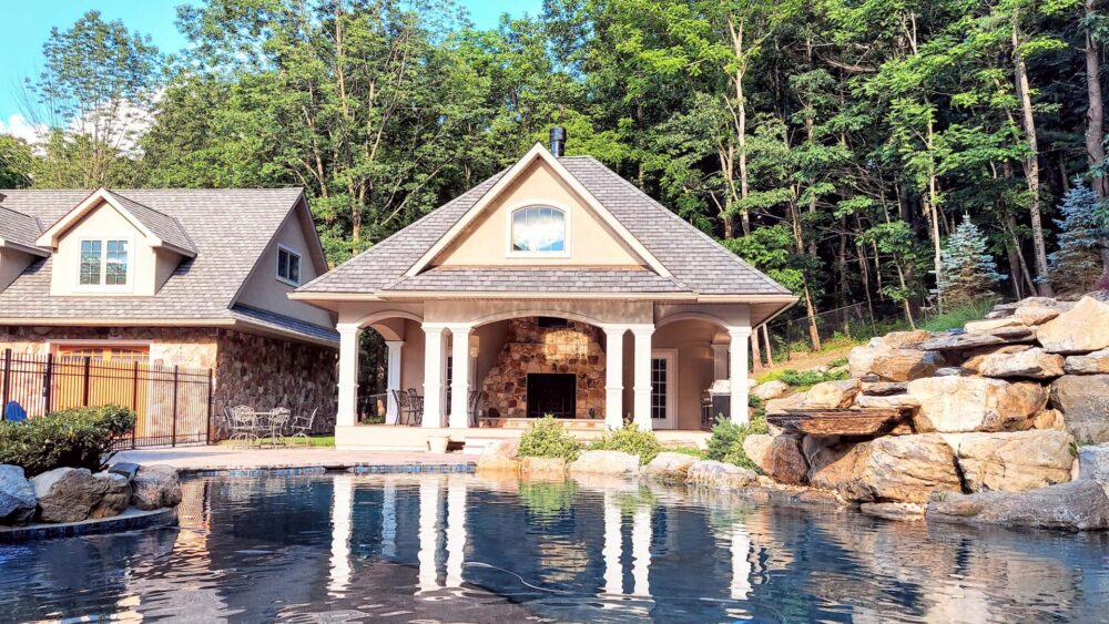 Residential Pennsylvania filming & photoshoot set with private guesthouse and private offices